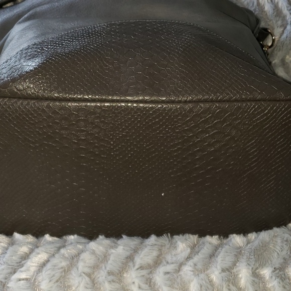 ❗SOLD❗Dream Control Vegan Leather Grey Shoulder - Picture 5 of 8